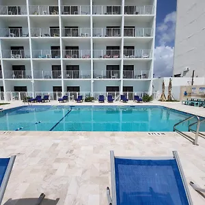 Beachside Hotel - Pool Is Open! Hotel